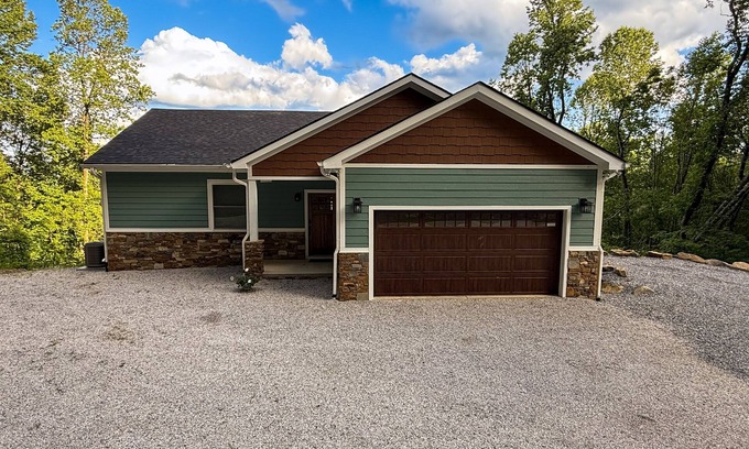 Marion Apartment | Stunning mountain view home in Little Switzerland with large viewing deck