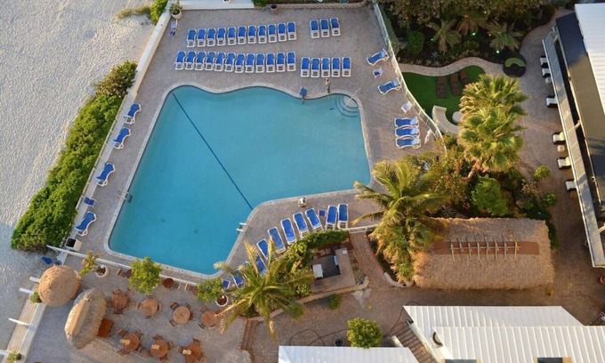 Galt Mile Resort | Stunning Ocean Views, Pool & Spa – Steps from the Beach