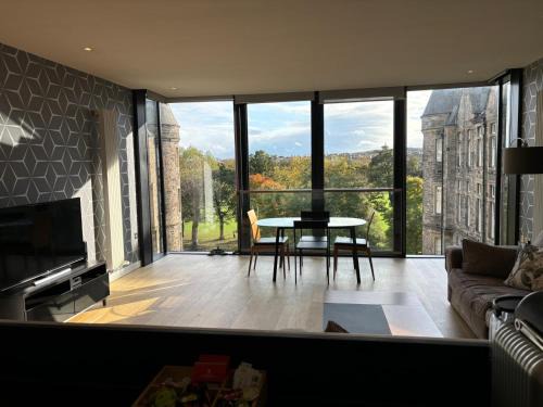 Laurieston Apartment | Stunning park view Quartermile apartment close proximity to Castle University