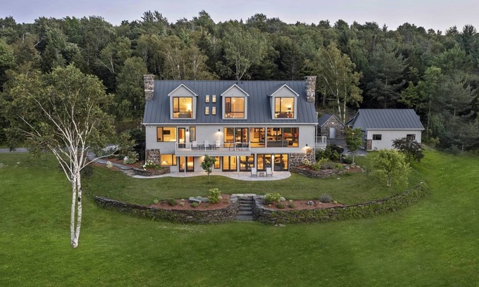 East Randolph House | Stunning, Peaceful, Modern Vermont Estate surrounded by State Park