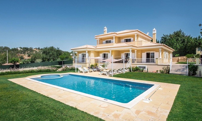Pata de Cima Villa | Stunning private villa with private pool, A/C, WIFI, TV, terrace, panoramic view and parking