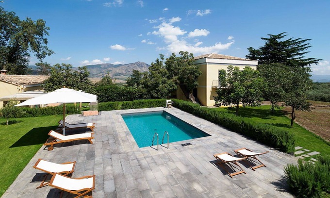 Rovittello Villa | Stunning private villa for 10 guests with WIFI, private pool, TV, terrace, pets allowed and park.