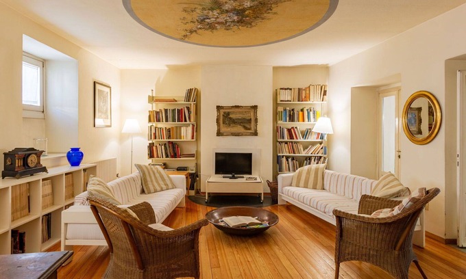 Dervio House | Stunning private villa for 6 guests with WIFI, terrace, pets allowed and parking