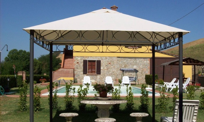 Volterra Villa | Stunning private villa with WIFI, private pool, TV, pets allowed and parking, close to San Gimig.