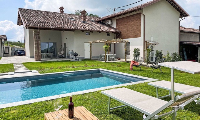 Novello House | Stunning private villa with WIFI, A/C, private pool, terrace, panoramic view and parking
