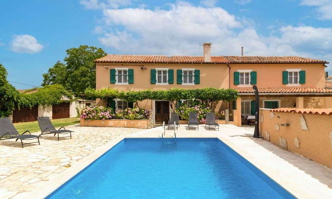 Kozljani House | Stunning private villa with WIFI, A/C, private pool, TV, terrace, pets allowed and parking