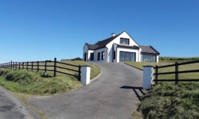 Killadoon House | Stunning Property, Close to Beach, Overlooking Ocean on the Wild Atlantic Way