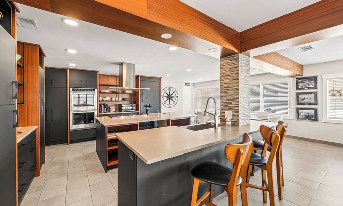 Orlando Beach Condo | Stunning Riverfront Views! W/Private beach access & Perfect Setting for Events
