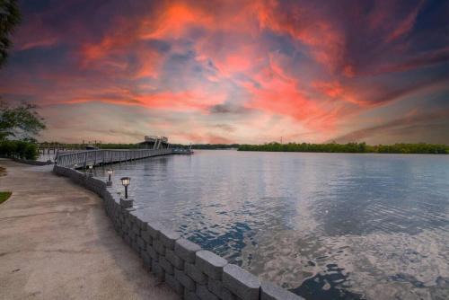 Riverview House | Stunning Tampa Bay Waterfront House with Pool