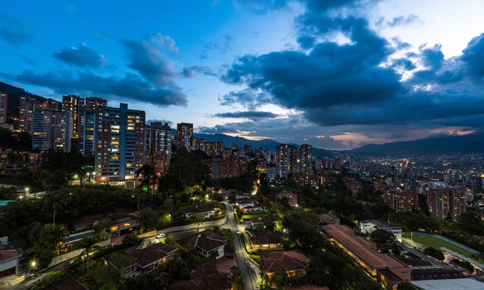 El Tesoro Condo | Stunning views from 25th-floor condo! El Poblado!