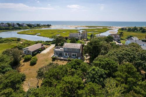 West Chatham House | Stunning Water Views 2 Decks By Beach