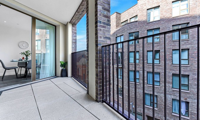Springfield Apartment | Stylish 2-BD for Trendy Urban Travelers - Sleeps 4