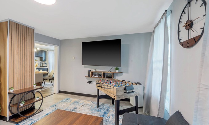 Lakefront Apartment | Stylish 2BR Syracuse Stay, Near Zoo, Museums and Downtown