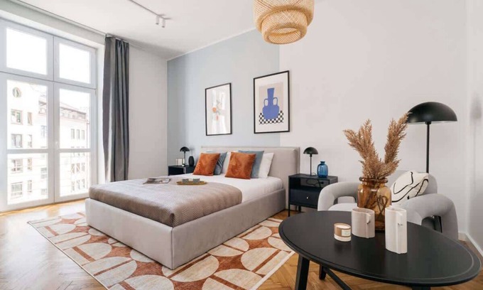 Kazimierz Apartment | Stylish 3-Bedroom Apartment Near the City Center