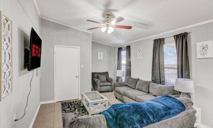 Groves House | Stylish 4 bedroom home in Groves