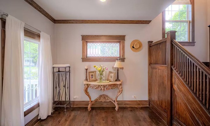 Manhattan House | Stylish 4BR Home Relaxing Manhattan, IL Retreat