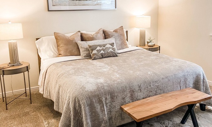 Sandy House | Stylish 5-bedroom home, close access to ski resorts