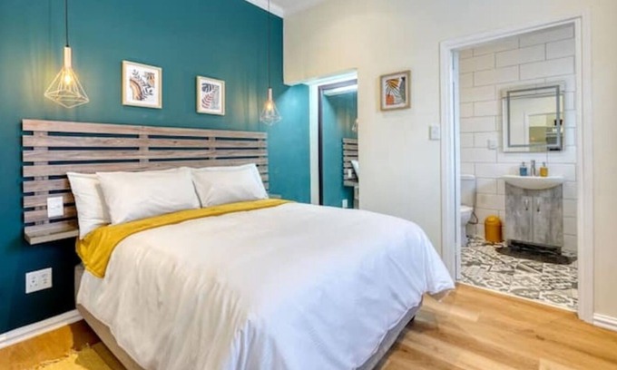 Windermere Condo | Stylish and Spacious 3 Sleeper Apartment with Pool