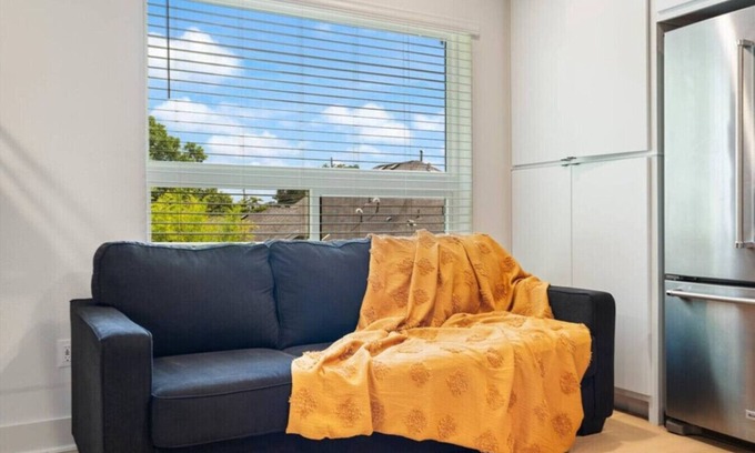 Swede Hill Apartment | Stylish Apartment Near Downtown