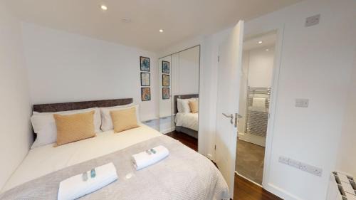 Newport Apartment | Stylish Apartment w/Private Garden - Dog Friendly