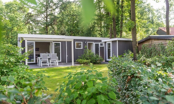 Wekerom House | Stylish bungalow for four people