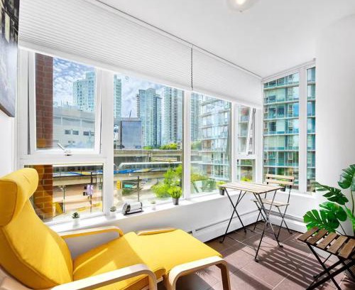 Crosstown Apartment | Stylish Condo in Downtown