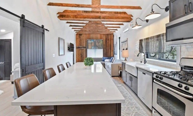 North Park City House | Stylish Downtown 2BD-Walk to Chairlifts