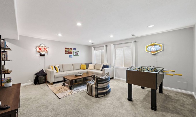 South Jordan House | Stylish & Family Friendly w/Fenced Yard, Garage, Game Room, BBQ, Near Eats & Fun