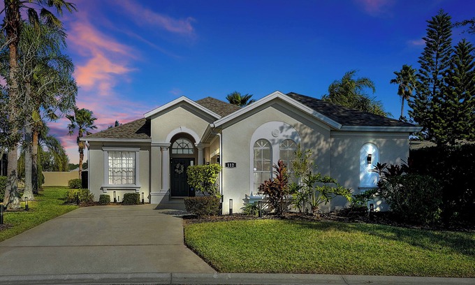 Calabay Parc House | Stylish Family Villa Poolside Paradise Near Parks