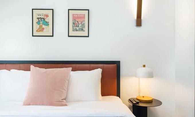 Berkeley Hotel | Stylish Flat on Tennyson - Walk to Dining & Shops!