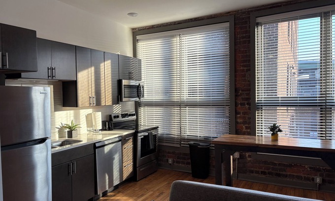 Shockoe Bottom Apartment | Stylish Getaway in Downtown Richmond - 1b1b