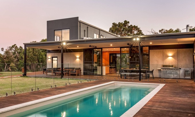Eagle Bay House | STYLISH & LUXE CONTEMPORARY ESCAPE SURROUNDED BY GORGEOUS NATURAL BUSHLAND