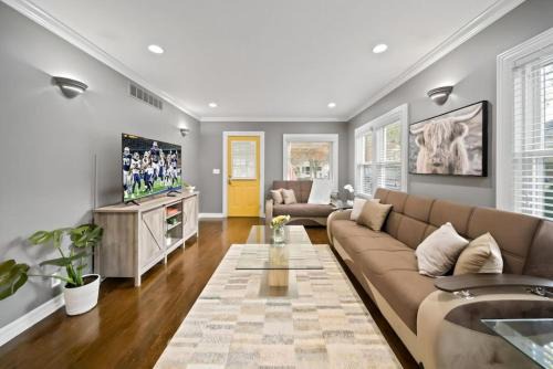 Birmingham House | Stylish Luxurious 3BD Home in the Heart of Downtown Birmingham