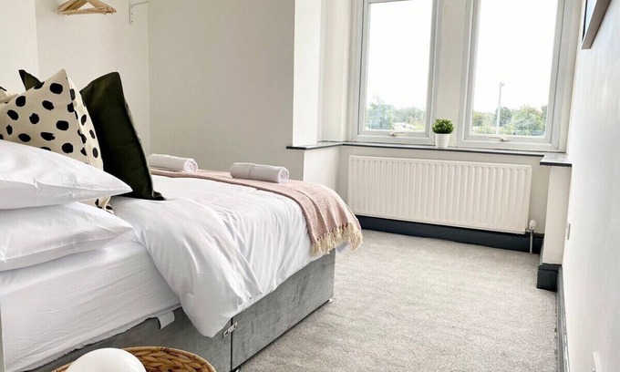 Gateshead House | Stylish Maisonette close to Newcastle City Centre