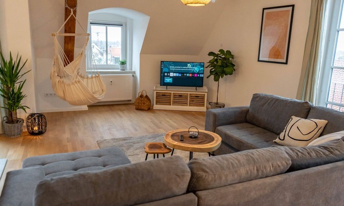 Mering Apartment | Stylish maisonette for 8 people in the town center of Mering