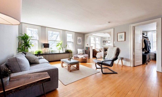 Northeast Minneapolis Arts District House | Stylish NE Arts Loft! Sauna Deck Walk to Cafes
