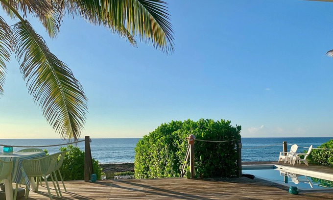 East End House | Stylish & Relaxed, Original Oceanfront Beach House - "The Bach"