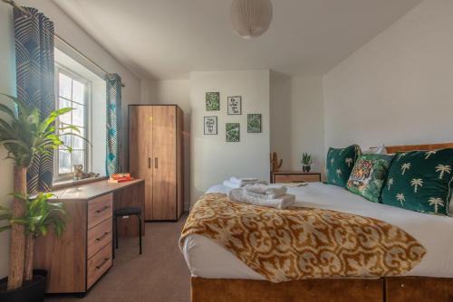 Portswood House | Stylish Southampton City Centre House