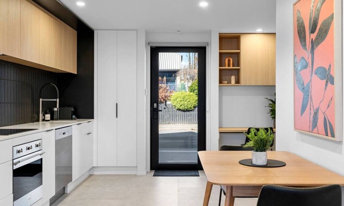Christchurch City Centre House | Stylish Stay – Heart of the CBD
