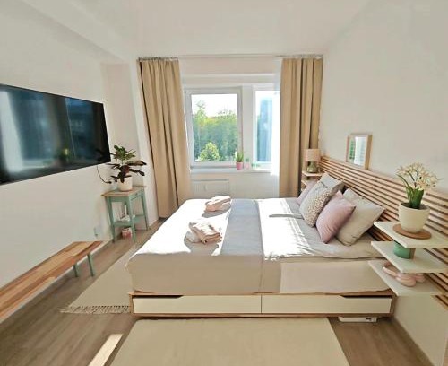 Prague 5 Apartment | Stylish Studio Apartment, Prague Smichov, Free Parking, Gym