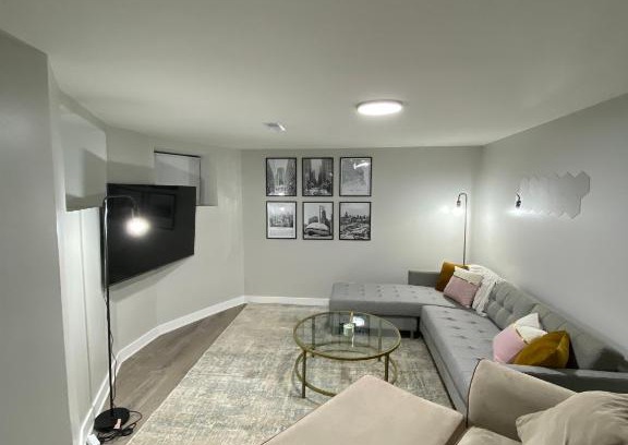 Bronzeville Apartment | Stylish Urban Retreat 3 Bedroom Newly Remodeled