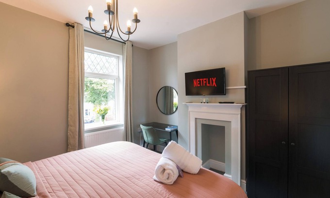 Acocks Green House | Stylish & Well Equipped Modern Home in Birmingham with WiFi