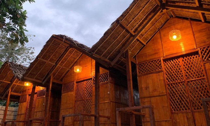 Daanbantayan House | Suba Beach Nipa Huts