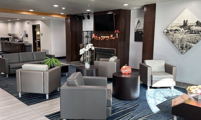 Hinton Hotel | Sugar Creek Inn & Suites