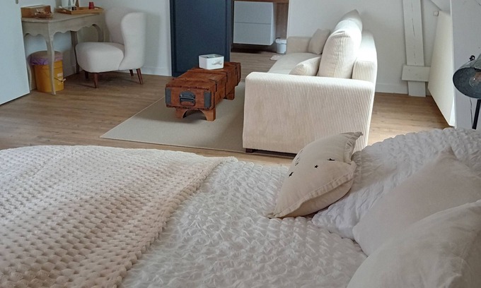 Saint-Come-du-Mont Bed & Breakfast | Suite Familiale Spacieuse vue sur Plan D'eau et sur les Hauteurs des Marais