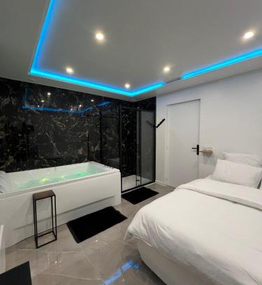 Dreux Apartment | Suite Prestige Balnéo