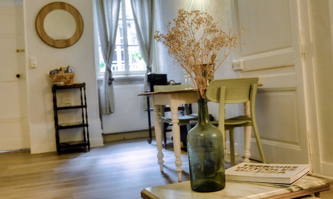 Poligny Bed & Breakfast | Suite Privée Dans un Élégant Hôtel Particulier au Coeur de Poligny