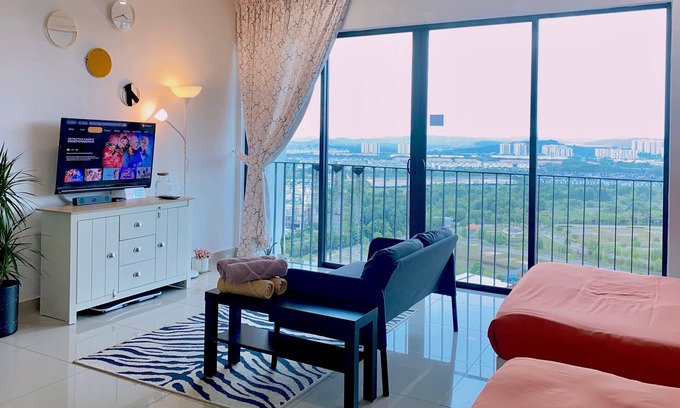 Shah Alam Bed & Breakfast | Suite Trefoil Setia City Shah Alam