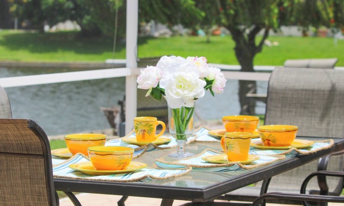 Holiday House | suite waterview , petfriendly Big Walking closet,