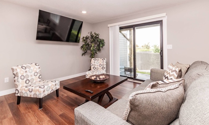 Kutzky Park Condo | Suites on 4th Unit # 1 - 2 bdrm-2 bath-1 mile-Mayo Clinic